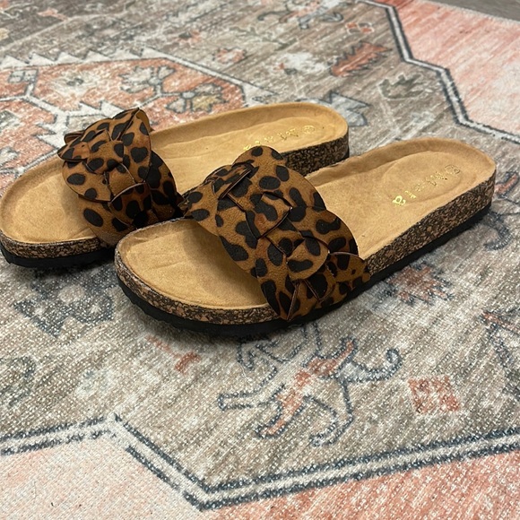Shoes - NWOT Women’s Size 7.5 Leopard Print Sandals